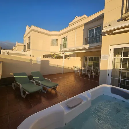 Apartment Cozy Modern House, In A Complex With A Swimming Pool *